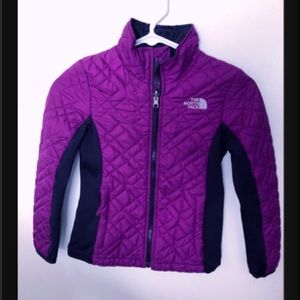 PURPLE NORTH FACE Girls jacket Size 7/8 LIKE NEW